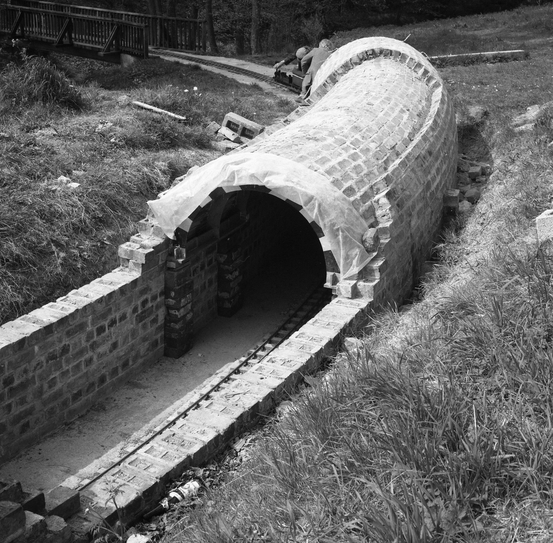Tunnel roof in progress